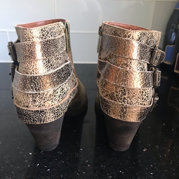 Seychelles Gold Booties - Picture 6 of 6